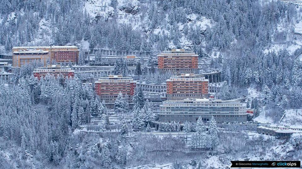 Hotel Rezia Sondalo Bagian luar foto