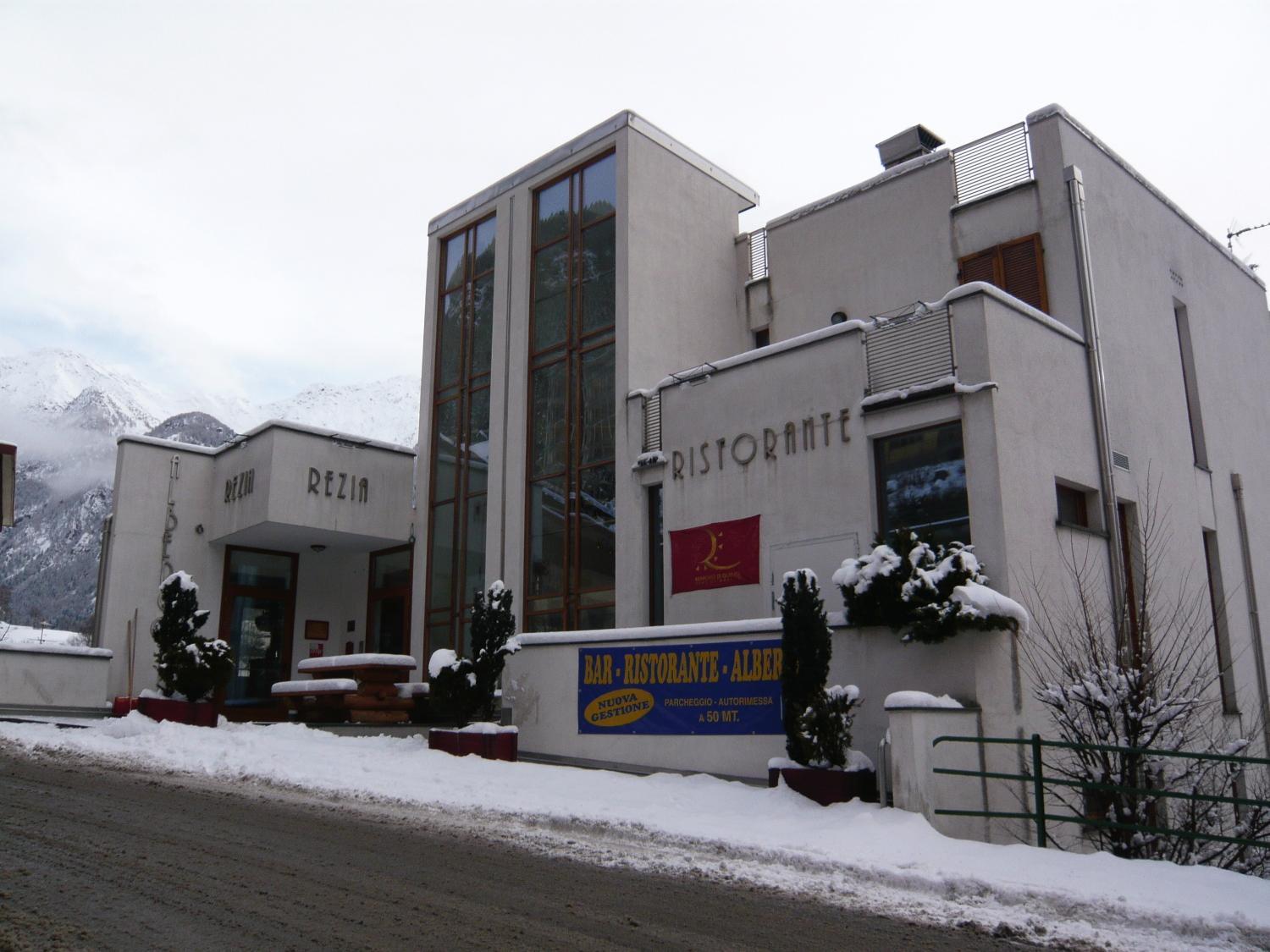 Hotel Rezia Sondalo Bagian luar foto