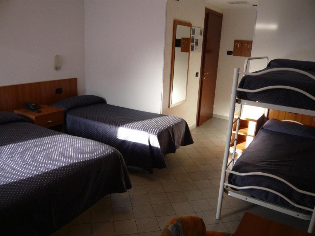 Hotel Rezia Sondalo Ruang foto